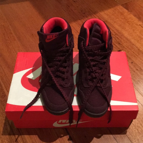 Nike Shoes - Nike Women's Dunk Sky Hi Essential